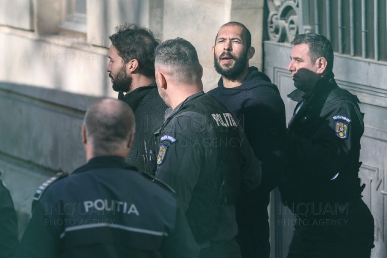 Tribunalul Bucureşti a prelungit cu încă 30 de zile arestul pentru fraţii Tate