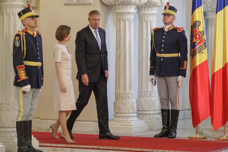 Iohannis: „Reafirm cât se poate de clar că Republica Moldova nu este singură în faţa acestor provocări”