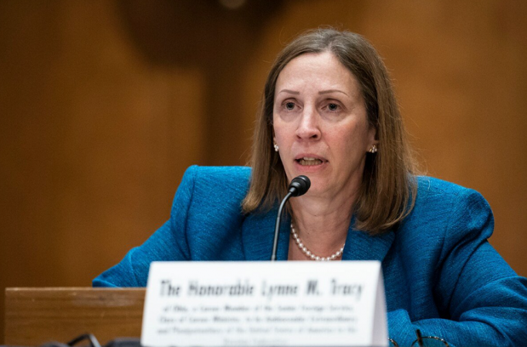 Ambasadoarea SUA la Moscova, Lynne Tracy, convocată la MAE rus în legătură cu conflictul din Ucraina
