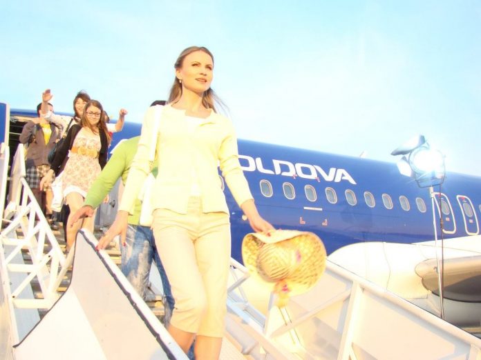 oameni aeroport chisinau moldova