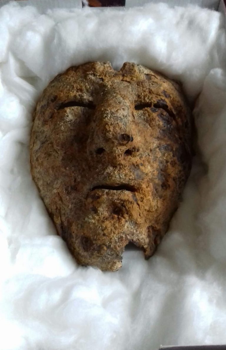 Roman parade mask discovered in Romania