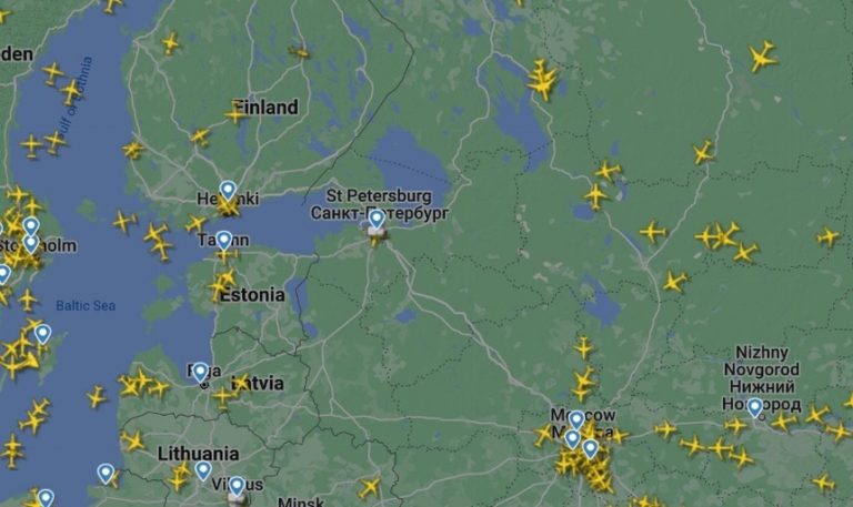 Flight Radar: Mai multe zboruri interne ruse care se îndreptau către Sankt Petersburg au făcut cale întoarsă / TASS: Spaţiul aerian este închis