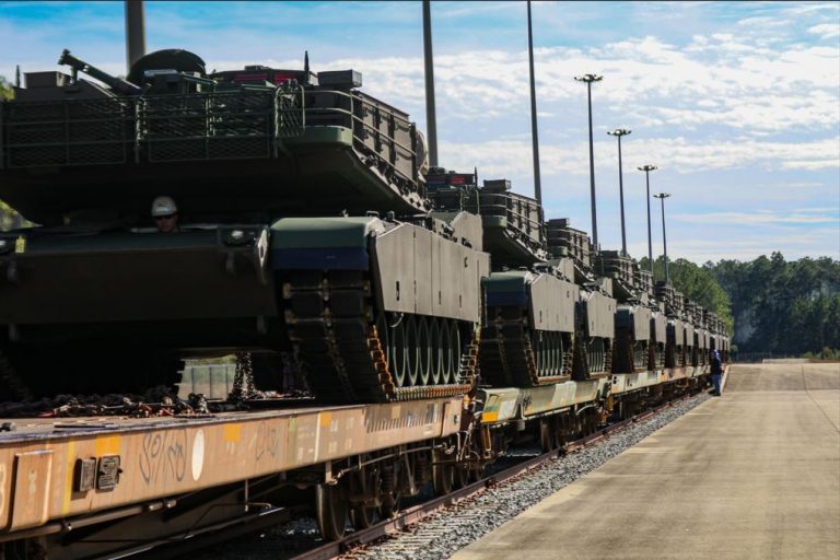 Parlamentul, undă verde programelor de înzestrare a Armatei – 54 de tancuri Abrams, două platforme navale din clasa Sandown, două submarine, dar şi modernizarea navelor purtătoare de rachete