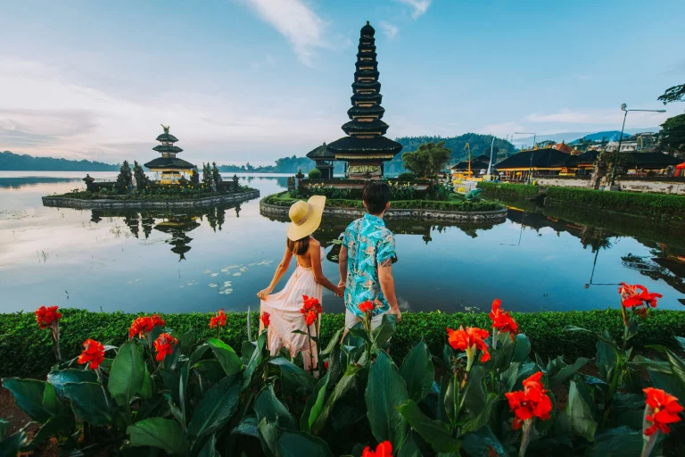CNN: Autorităţile din Bali şi-au pierdut răbdarea cu ruşii şi ucrainenii care au fugit de război