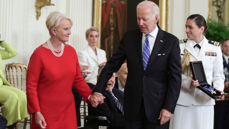 Cindy McCain, văduva republicanului John McCain, numită de Joe Biden la conducerea Programului Alimentar Mondial (PAM)