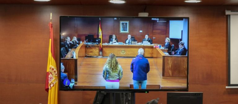 Patru ani de închisoare pentru o mexicană şi complicele ei cu cetăţenie româno-olandeză, care au furat sticle cu vin de 1,7 milioane de dolari