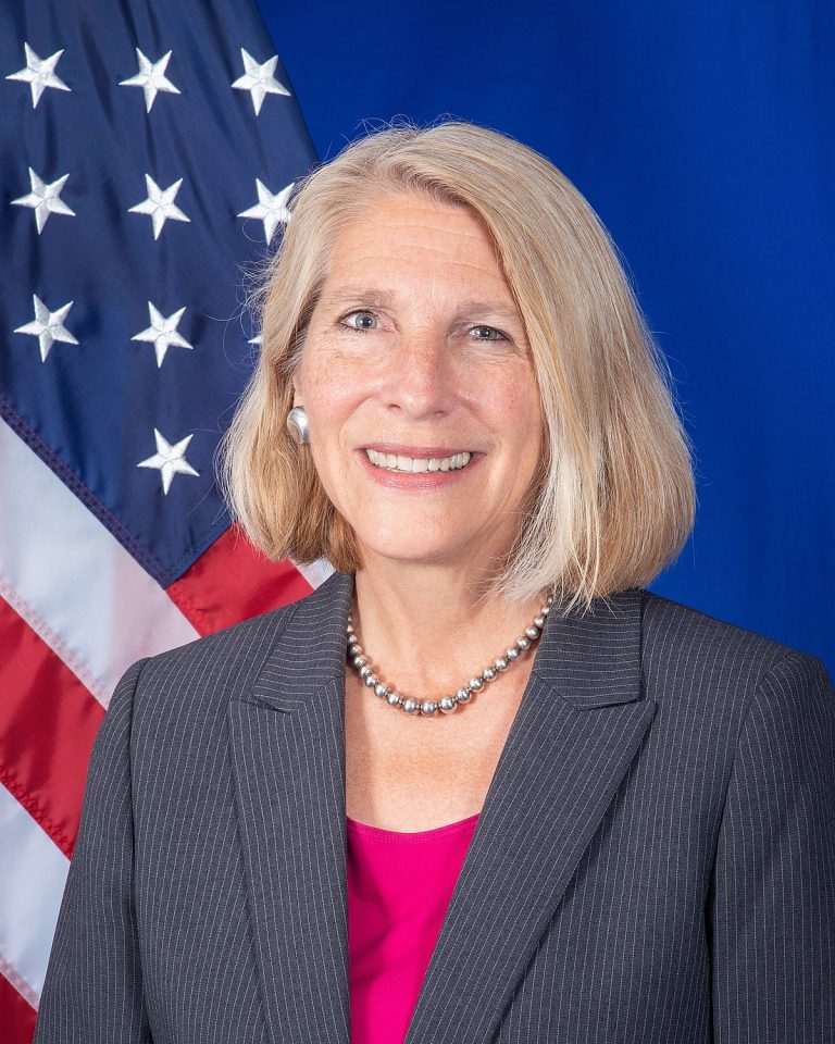 Principalul diplomat american pentru relaţiile cu Europa demisionează