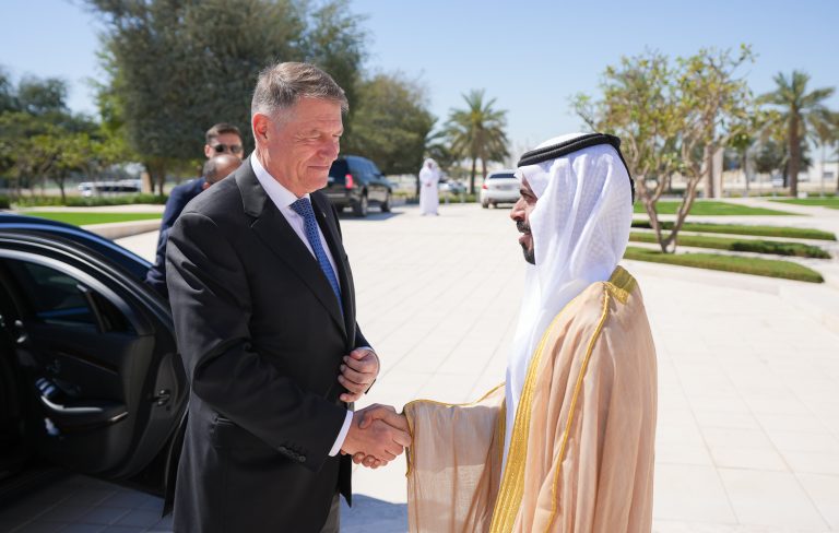 FOTO/VIDEO | Preşedintele Iohannis a vizitat Monumentul Martirilor în prima zi a vizitei oficiale în Emiratele Arabe Unite
