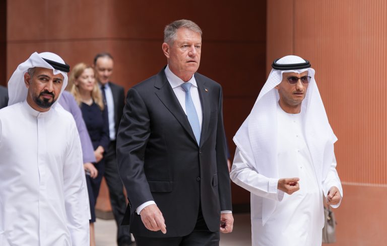 FOTO/VIDEO | Președintele Iohannis a vizitat Masdar City, oraş axat pe asigurarea unui grad ridicat de sustenabilitate, ca proiect de dezvoltare urbană