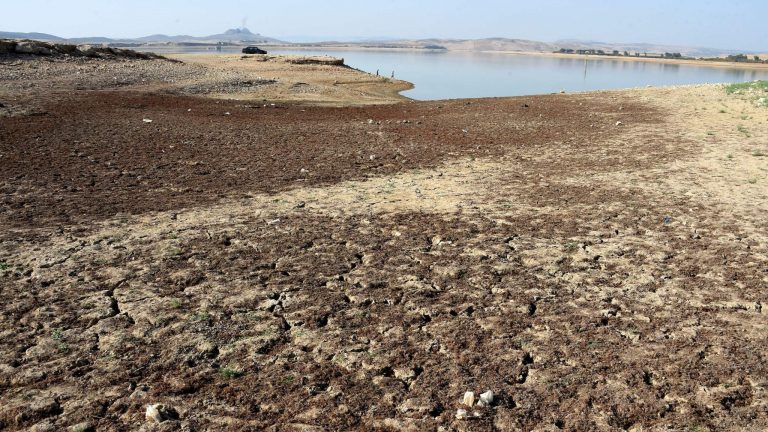 Tunisia sistează alimentarea cu apă în cursul nopţii pe fondul secetei severe