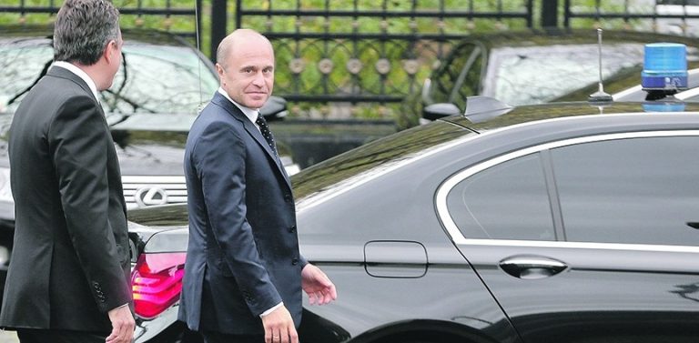 Chelarul de la Kremlin. Cum a ajuns miliardar omul care-l ajută pe Putin să își ascundă averea din furat
