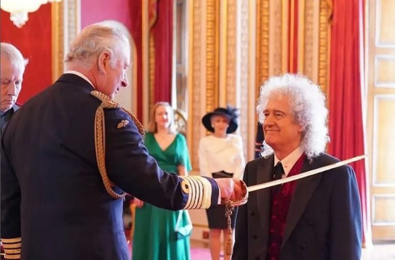 Brian May, uns cavaler de către regele Charles III