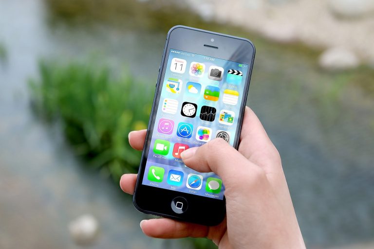 Ce telefoane performante a cumpărat guvernul Rusiei, în pofida îngrijorărilor privind securitatea dispozitivelor