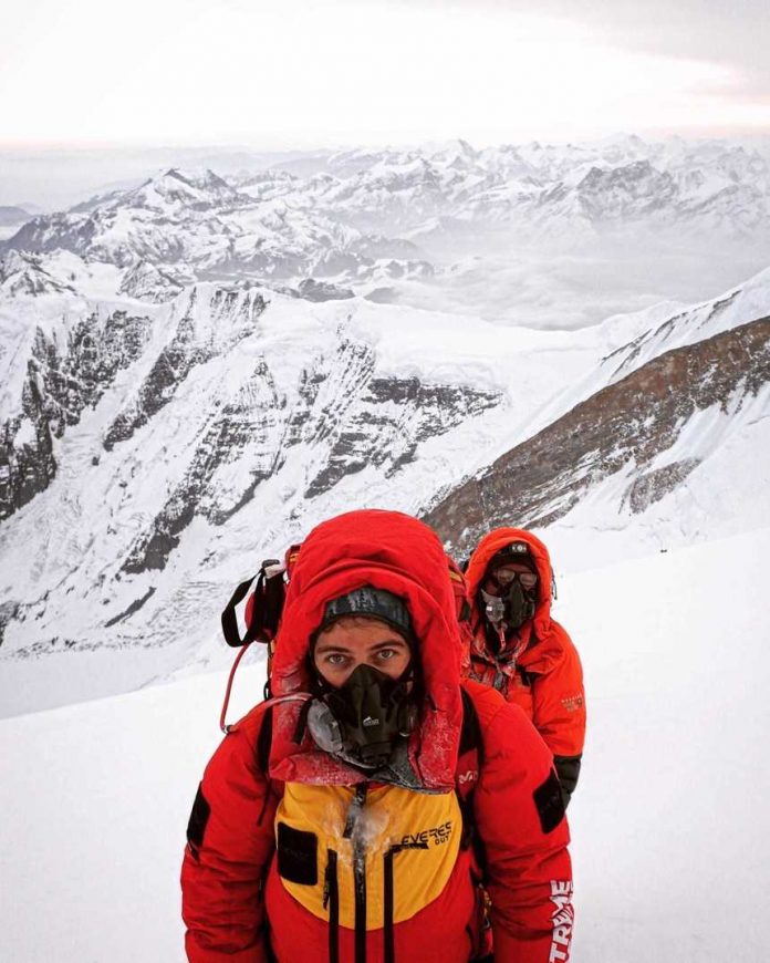 Alpinista Maria Dănilă, pe vârful Annapurna din Himalaya