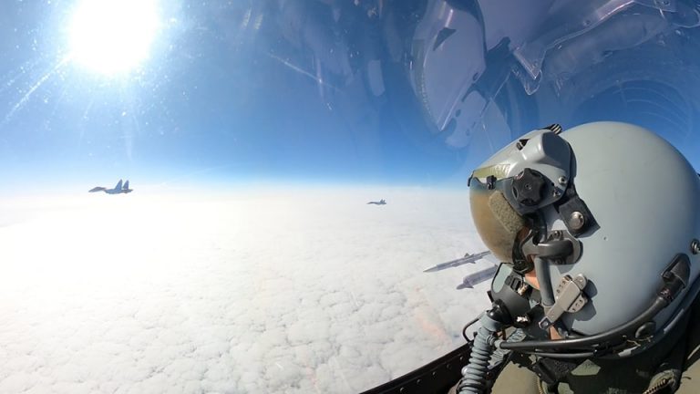 CNN: România va începe să antreneze piloţii ucraineni pe F-16 chiar de luna viitoare. Bucureştiul a cerut un simulator de zbor de la Lockheed Martin