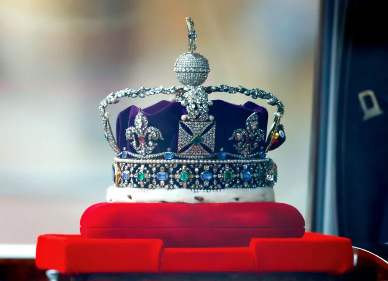 Majoritatea britanicilor, favorabili monarhiei – sondaj