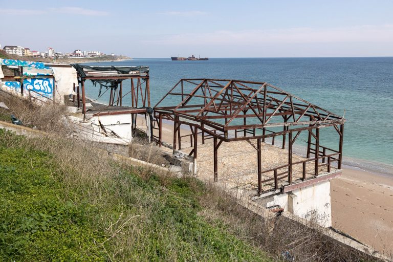 Ministrul Turismului: Sunt multe locuri pericol public în Costineşti / Varianta extremă – dacă lucrurile nu se îndreaptă, retragerea statutului de staţiune turistică