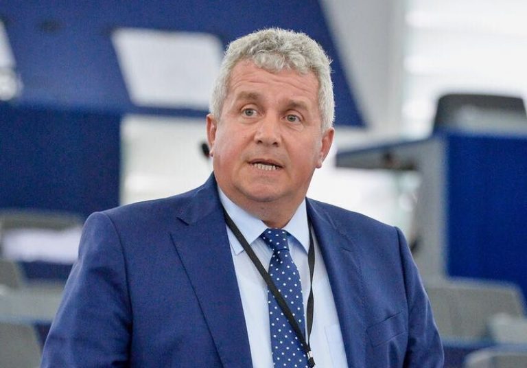 Daniel Buda (PNL): Liberul arbitru ne spune dacă vrem să încercăm alternativ la sarmale, la şuncă, la pizza, la paste şi făina de greieri
