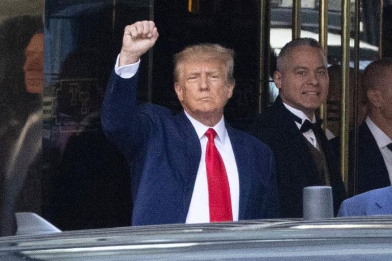 Trump acceptă susţinerea lui Robert F Kennedy Jr şi promite că va desecretiza toate dosarele privind asasinarea lui JFK