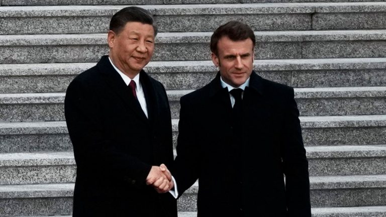 Emmanuel Macron și Xi Jinping, declaraţie comună în care îndeamnă la ”restabilirea păcii în Ucraina”