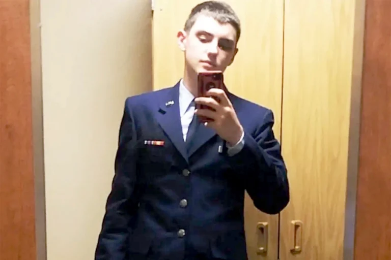 Cine este Jack Teixeira, conducătorului grupului online pe care au fost divulgate documente clasificate americane