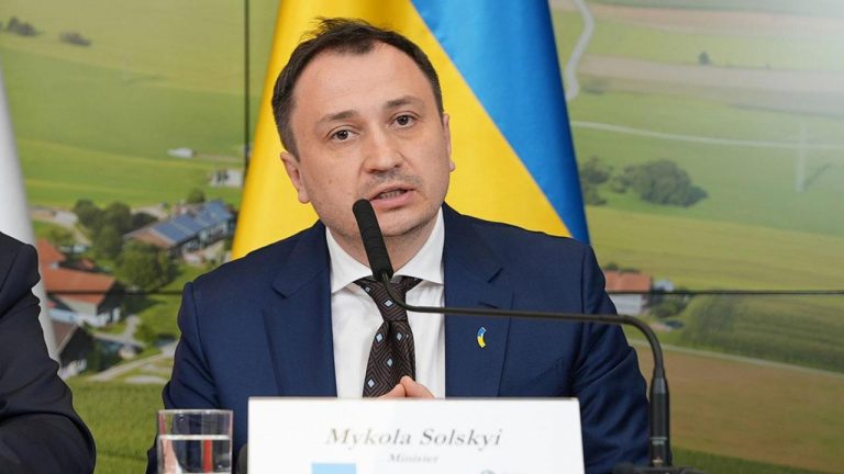 Ministrul ucrainean al Agriculturii suspectat de corupţie demisionează /Este acuzat că şi-a însuşit 2.500 ha care aparțin statului, în valoare de aproape 7 milioane de euro