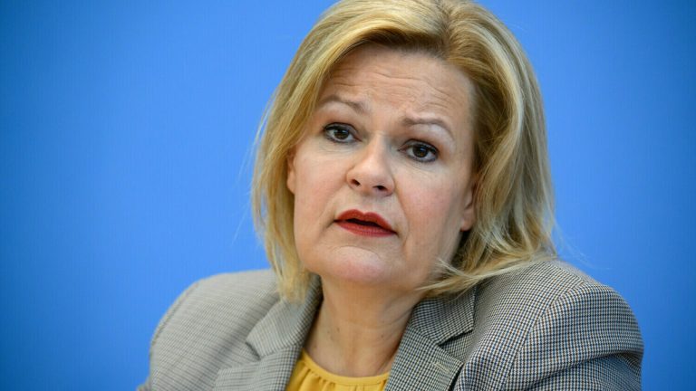 Germania, Polonia şi Cehia discută despre reintroducerea controalelor la frontieră