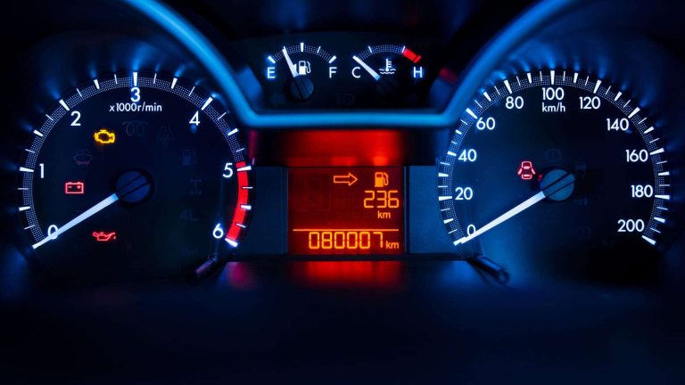 Proiect de lege pentru înfiinţarea unui Registru electronic al istoricului vehiculelor, aflat în Camera Deputaţilor. Se interzice modificarea kilometrajului