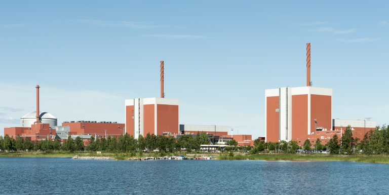 Finlanda a pornit cel mai mare reactor nuclear din Europa