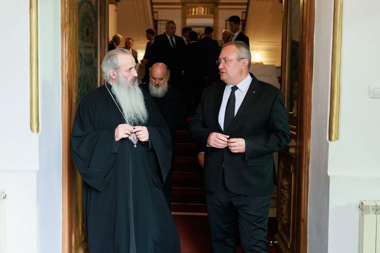 Premierul Ciucă s-a întâlnit cu IPS Teofan, mitropolitul Moldovei şi Bucovinei: Preocuparea pentru oameni este parte a învăţăturilor creştine, fibră a poporului român