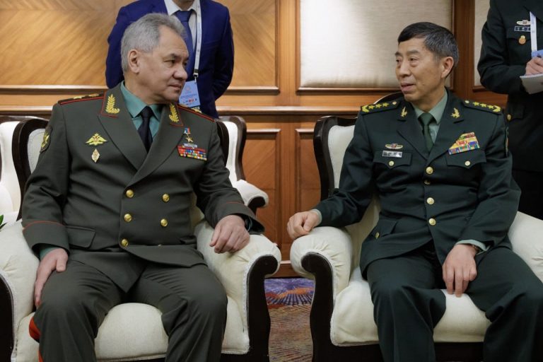 Miniştrii Apărării din Rusia şi China s-au întâlnit pentru a doua oară în zece zile