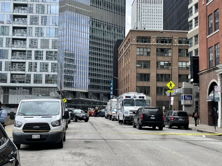 VIDEO | Incident la Trump Tower din Chicago. Trupele SWAT au blocat clădirea în urma unor informaţii că în clădire ar fi o femeie înarmată cu o puşcă