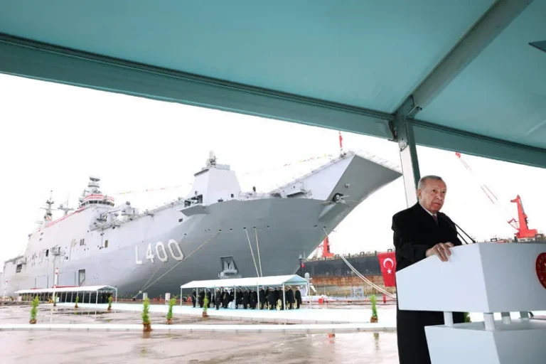 VIDEO | Turcia a lansat primul său portavion, pe care intenţionează să îl adapteze la drone