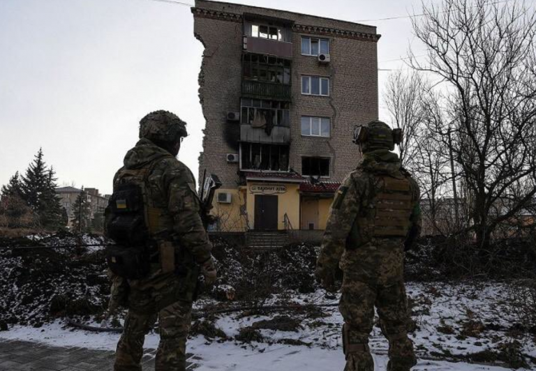Ucraina se pregăteşte de contraatac, în timp ce Rusia trece în defensivă