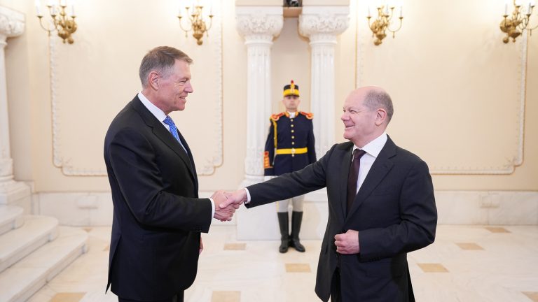 Scholz: România se află pe o cale foarte bună. Ne simţim obligaţi să ajutăm R. Moldova / Iohannis: Nu cred că există o alternativă viabilă la această coaliție
