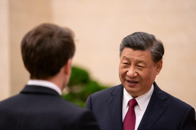 Vindecătoarea vizită a lui Macron în China