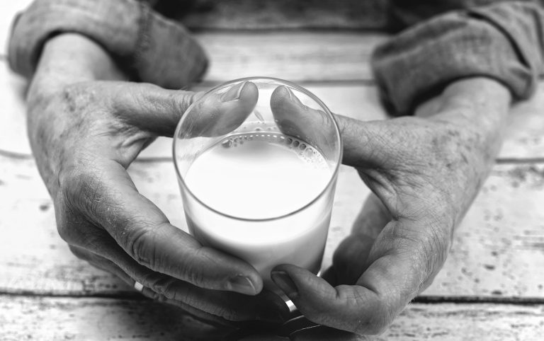 Prices ease off a bit in Romania with 20% fresh milk price cut