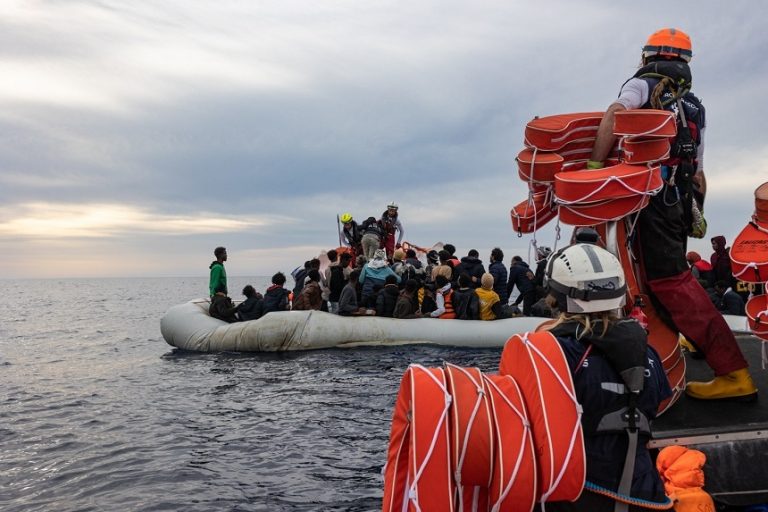 Mai mult de jumătate dintre statele UE cer un nou sistem care să faciliteze returnarea migranţilor