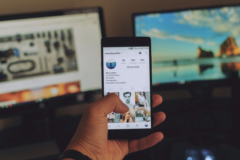 Directoratul Naţional de Securitate Cibernetică: Limitaţi cantitatea de informaţii personale pe care le faceţi publice pe conturile de social media