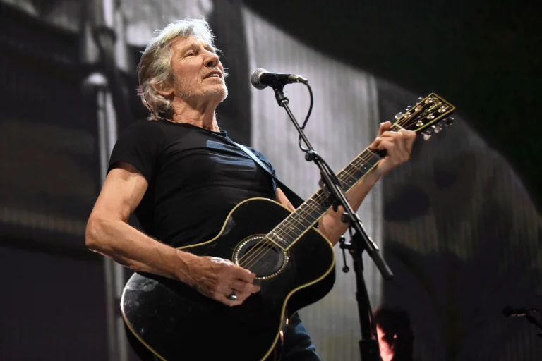 VIDEO | Roger Waters, cofondatorul trupei Pink Floyd, ar putea concerta la Frankfurt, potrivit unei prime decizii a unei instanţe de judecată