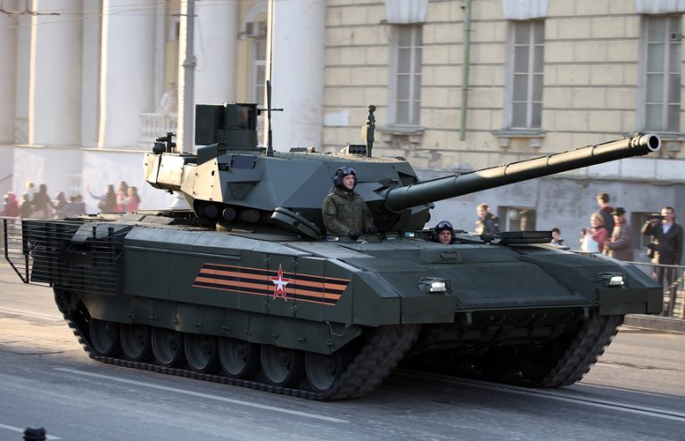 RIA: Rusia a lansat în luptă în Ucraina noul său model de tanc T-14 Armata