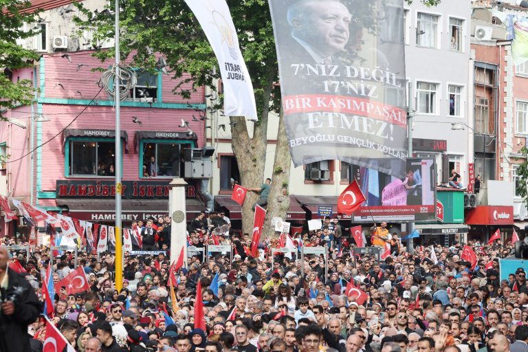 Scorul obținut de Erdogan în primul tur al alegerilor prezidențiale lovește puternic în moralul opoziției turce