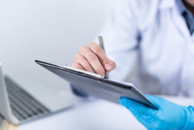 Studiu: Cum poate duce insuficienţa cardiacă la demenţă