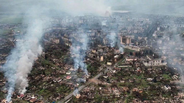 Ucraina a recucerit trei kilometri pătraţi în apropiere de Bahmut