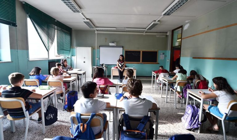 Back to School: Romanian  high-school students will learn about Holocaust for first time
