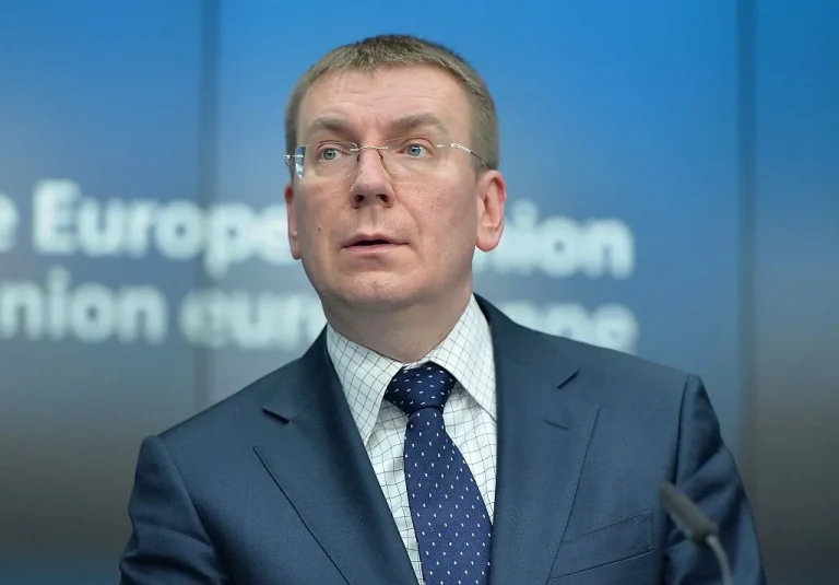 Ministrul de externe Edgars Rinkevics devine primul preşedinte homosexual al Letoniei