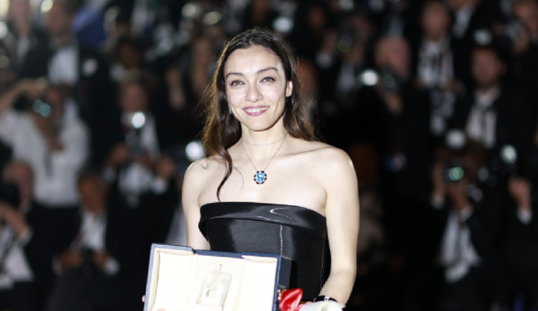 Cea mai bună actriţă de la Cannes, lăudată şi criticată în ţara ei, Turcia, în ziua alegerilor prezidenţiale