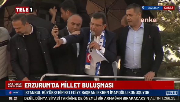 VIDEO | Primarul Istanbulului, opozantul lui Erdogan, atacat cu pietre la un miting electoral