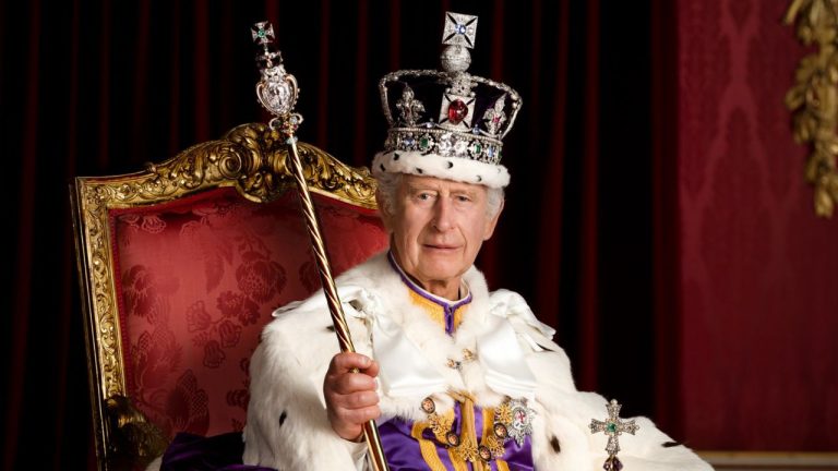 Report:  Charles to return to Romania, this time as king