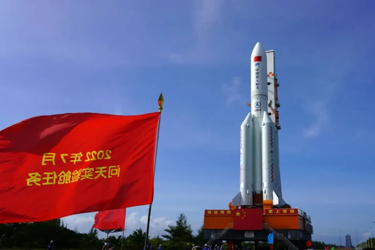 O misterioasă navă spaţială chineză se întoarce pe Pământ după 276 de zile
